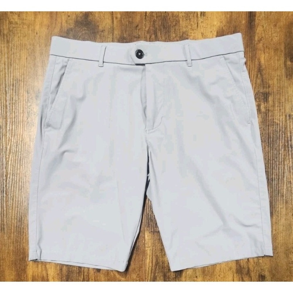 Greyson Light Gray Montauk Performance Golf Short Size 33 Excellent